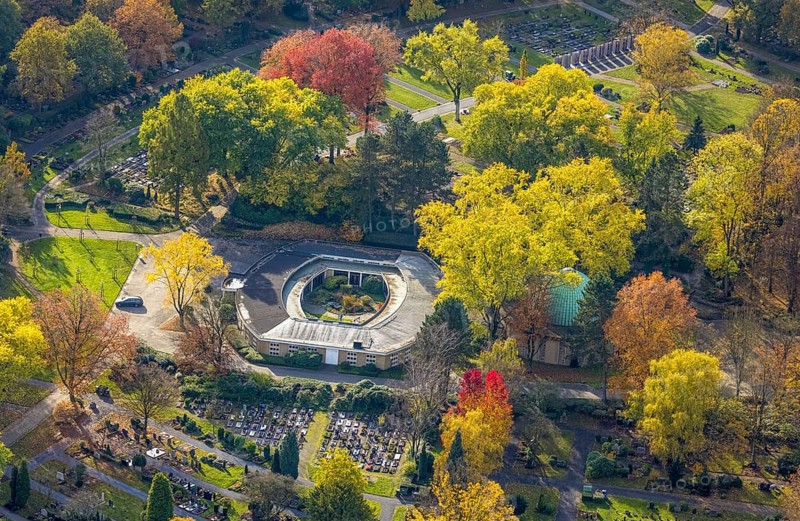 Aerial view, park cemetery and mourning hall in the Fuhlenbrock district of Bottrop, Ruhr area, North Rhine-Westphalia, Germany, burial site, Bottrop, DE, Europe, cemetery, memorial, Gottesacker, graves, burial ground, aerial photograph, aerial photography, aerial photography, resting place, overview, bird's-eye view, overview