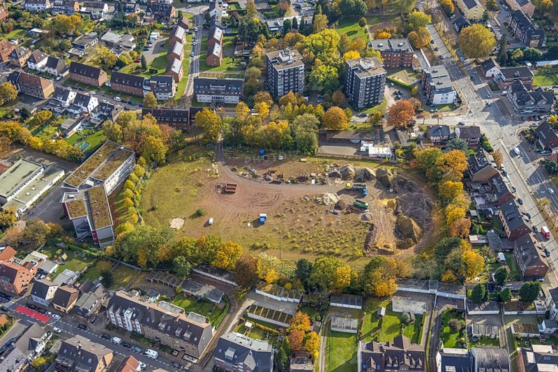 Aerial view, construction site at the sports field Westring corner Neustraße in the district Süd-West in Bottrop, Ruhr area, North Rhine-Westphalia, Germany, construction work, construction area, construction site, construction project, construction site, Bottrop, DE, Europe, aerial view, aerial photography, aerial photography, sports facilities, sports field, sports facility, overview, bird's-eye view, bird's-eye view, overview