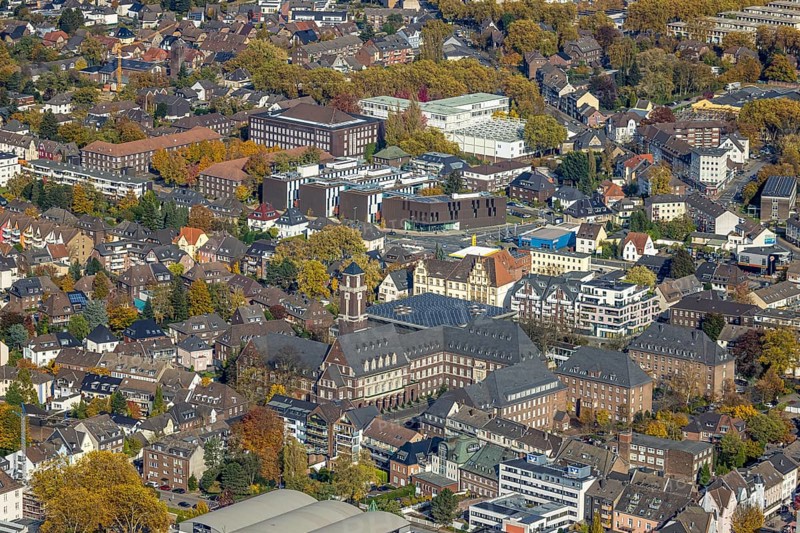 Aerial view, city centre view with town hall and university Ruhr West - Campus Bottrop in the background in the district Altstadt in Bottrop, Ruhr area, North Rhine-Westphalia, Germany, Altstadt, authority, Bottrop, City, DE, Europe, HS-Ruhrwest, university, city centre, aerial view, aerial photography, aerial photography, town hall, skyline, city centre, overview, bird's-eye view, overview