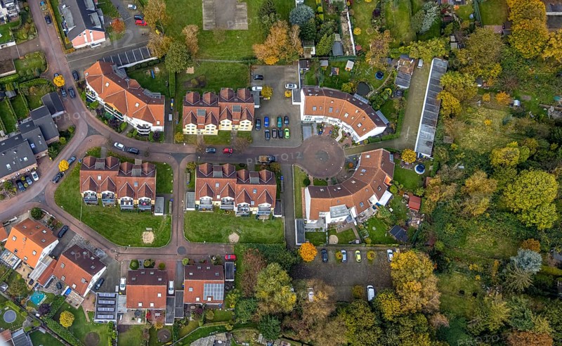 Aerial view, Semi-circular housing estate Im Johannestal in the district Boy in Bottrop, Ruhr area, North Rhine-Westphalia, Germany, Bottrop, DE, Europe, property tax, real estate, aerial view, aerial photography, aerial photography, overview, bird's-eye view, housing estate, housing and living, residential area, residential buildings, housing quality, residential neighbourhood, housing estate, birds-eyes view, overview