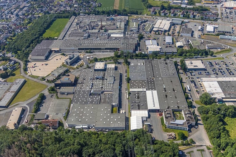 Aerial view, industrial area Westring, META-Regalbau, company premises Fritz Streiter, Bruchhausen, Arnsberg, Sauerland, North Rhine-Westphalia, Germany, DE, Europe, commercial enterprises, commercial area, commercial location, commercial use, Hochsauerlandkreis, industrial area, industrial location, Interprint GmbH, aerial photograph, aerial photography, aerial photography, META-Regalbau GmbH, overview, bird's-eye view, birds-eyes view, overview
