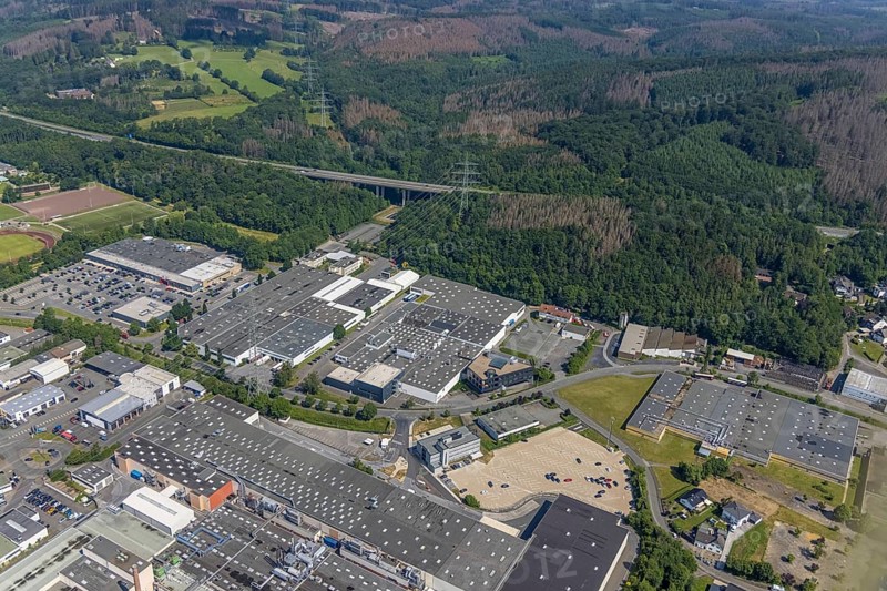 Aerial view, industrial area Westring, META-Regalbau, company premises Fritz Streiter, Bruchhausen, Arnsberg, Sauerland, North Rhine-Westphalia, Germany, DE, Europe, commercial enterprises, commercial area, commercial location, commercial use, Hochsauerlandkreis, industrial area, industrial location, Interprint GmbH, aerial photograph, aerial photography, aerial photography, META-Regalbau GmbH, overview, bird's-eye view, birds-eyes view, overview