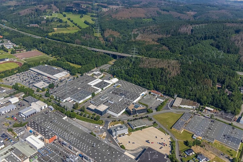 Aerial view, industrial area Westring, META-Regalbau, company premises Fritz Streiter, Bruchhausen, Arnsberg, Sauerland, North Rhine-Westphalia, Germany, DE, Europe, commercial enterprises, commercial area, commercial location, commercial use, Hochsauerlandkreis, industrial area, industrial location, Interprint GmbH, aerial photograph, aerial photography, aerial photography, META-Regalbau GmbH, overview, bird's-eye view, birds-eyes view, overview