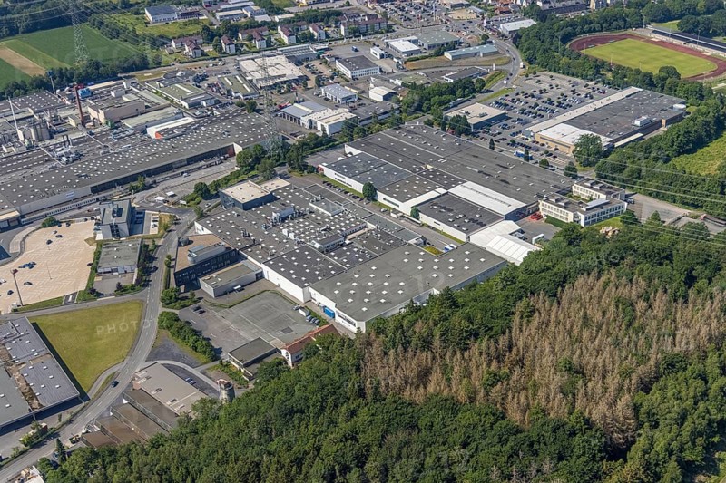 Aerial view, industrial estate Westring, META-Regalbau, company premises Fritz Streiter, Bruchhausen, Arnsberg, Sauerland, North Rhine-Westphalia, Germany, DE, Europe, commercial enterprises, commercial area, industrial estate, commercial location, commercial use, Hochsauerlandkreis, industrial area, industrial location, Interprint GmbH, aerial photograph, aerial photography, aerial photography, META-Regalbau GmbH, overview, bird's-eye view, birds-eyes view, overview