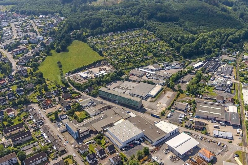 Aerial view, commercial area Zu den Schrebergärten, Cäcilienstraße, allotment garden site, Hüsten, Arnsberg, Sauerland, North Rhine-Westphalia, Germany, DE, Europe, community garden, commercial enterprises, commercial area, commercial area, commercial site, commercial use, Hochsauerlandkreis, industrial area, industrial site, KGV, allotment garden, allotment garden association, aerial view, aerial photography, aerial photography, allotment garden, overview, bird's eye view, birds-eyes view, overview