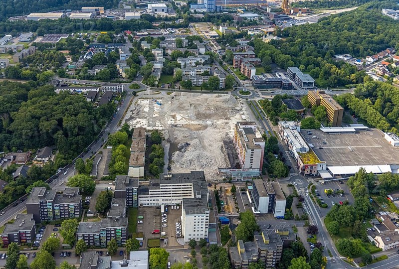 Aerial view of the wasteland of the former town hall centre Bergkamen, development of the former Turmarkaden area in Bergkamen, Bergkamen mittendrin, Weddinghofen, Bergkamen, Ruhr area, North Rhine-Westphalia, Germany, DE, Europe, aerial view, birds-eyes view, aerial photograph, aerial photography, aerial photography, overview, bird's eye view