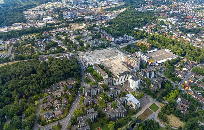 Aerial view of the wasteland of the former town hall centre Bergkamen, development of the former Turmarkaden area in Bergkamen, Bergkamen mittendrin, Weddinghofen, Bergkamen, Ruhr area, North Rhine-Westphalia, Germany, DE, Europe, aerial view, birds-eyes view, aerial photograph, aerial photography, aerial photography, overview, bird's eye view