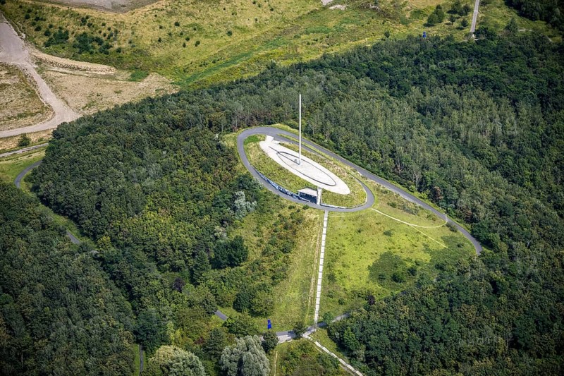 Aerial view, Großes Holz spoil tip with Adener Höhe and light column in Weddinghofen, Bergkamen, Ruhr area, North Rhine-Westphalia, Germany, spoil tip, DE, Europe, landscape construction, light column, aerial view, aerial photography, aerial photography, aerial view, sight, overview, bird's eye view, overview
