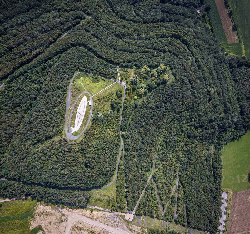 Aerial view, Großes Holz spoil tip with Adener Höhe and light column in Weddinghofen, Bergkamen, Ruhr area, North Rhine-Westphalia, Germany, spoil tip, DE, Europe, landscape construction, light column, aerial view, aerial photography, aerial photography, aerial view, sight, overview, bird's eye view, overview