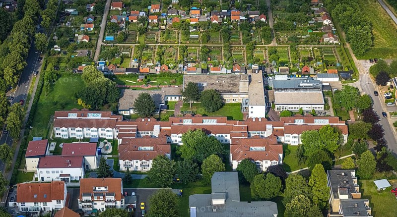 Aerial view of the AWO retirement home Hermann-Görlitz-Seniorenzentrum, Bergkamen, Ruhr area, North Rhine-Westphalia, Germany, DE, Europe, aerial photo, birds-eyes view, aerial photography, aerial photography, overview, bird's eye view, retirement home, nursing home, retirement residence