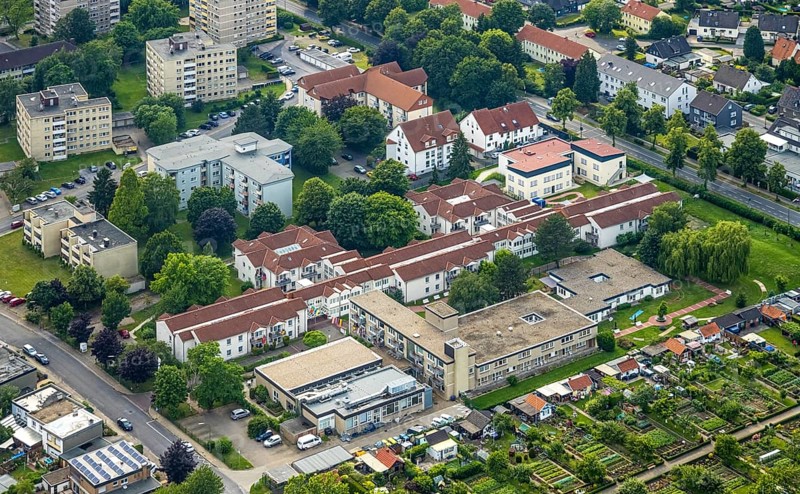 Aerial view of the AWO retirement home Hermann-Görlitz-Seniorenzentrum, Bergkamen, Ruhr area, North Rhine-Westphalia, Germany, DE, Europe, aerial photo, birds-eyes view, aerial photography, aerial photography, overview, bird's eye view, retirement home, nursing home, retirement residence