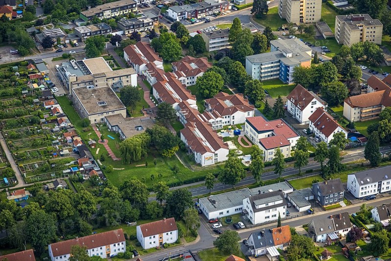 Aerial view of the AWO retirement home Hermann-Görlitz-Seniorenzentrum, Bergkamen, Ruhr area, North Rhine-Westphalia, Germany, DE, Europe, aerial photo, birds-eyes view, aerial photography, aerial photography, overview, bird's eye view, retirement home, nursing home, retirement residence