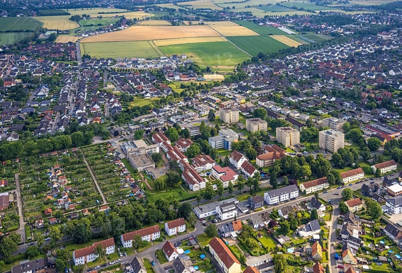 Aerial view of the AWO retirement home Hermann-Görlitz-Seniorenzentrum, Bergkamen, Ruhr area, North Rhine-Westphalia, Germany, DE, Europe, aerial photo, birds-eyes view, aerial photography, aerial photography, overview, bird's eye view, retirement home, nursing home, retirement residence