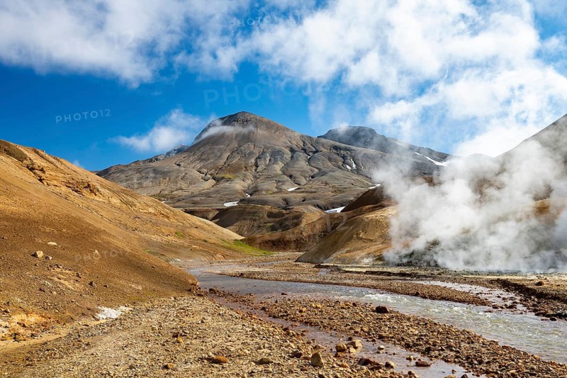 Steaming springs and colourful rhyolite mountains, Hveradalir geothermal area, Kerlingarfjöll, Icelandic Highlands, Iceland