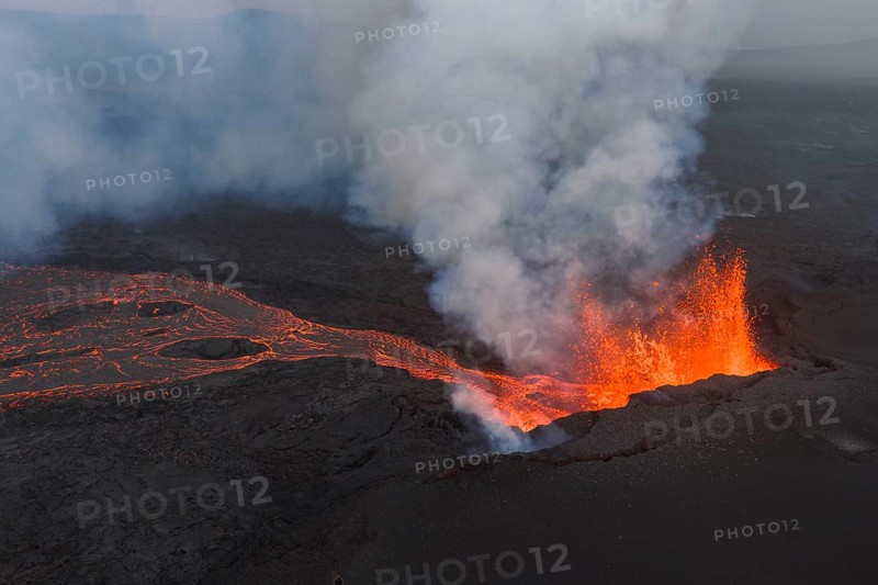 Volcanic eruption, Sundhnúkur crater chain, near Grindavik, Reykjanes Peninsula, Southwest Iceland, Iceland
