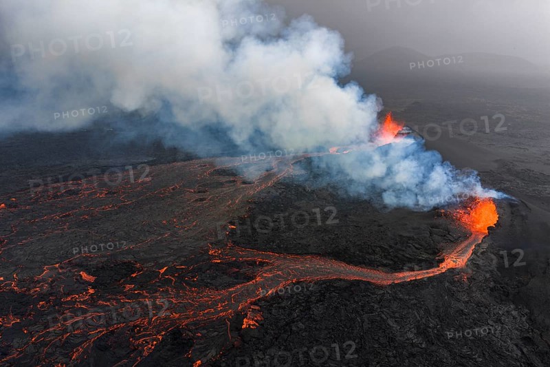 Volcanic eruption, Sundhnúkur crater chain, near Grindavik, Reykjanes Peninsula, Southwest Iceland, Iceland