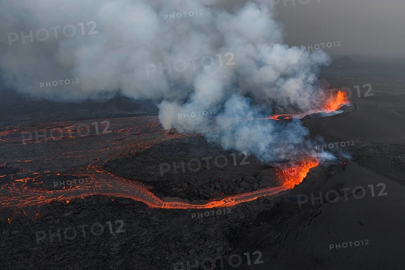 Volcanic eruption, Sundhnúkur crater chain, near Grindavik, Reykjanes Peninsula, Southwest Iceland, Iceland