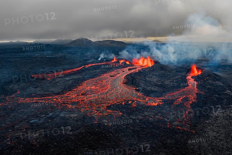 Volcanic eruption, Sundhnúkur crater chain, near Grindavik, Reykjanes Peninsula, Southwest Iceland, Iceland