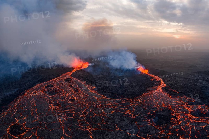 Volcanic eruption, Sundhnúkur crater chain, near Grindavik, Reykjanes Peninsula, Southwest Iceland, Iceland