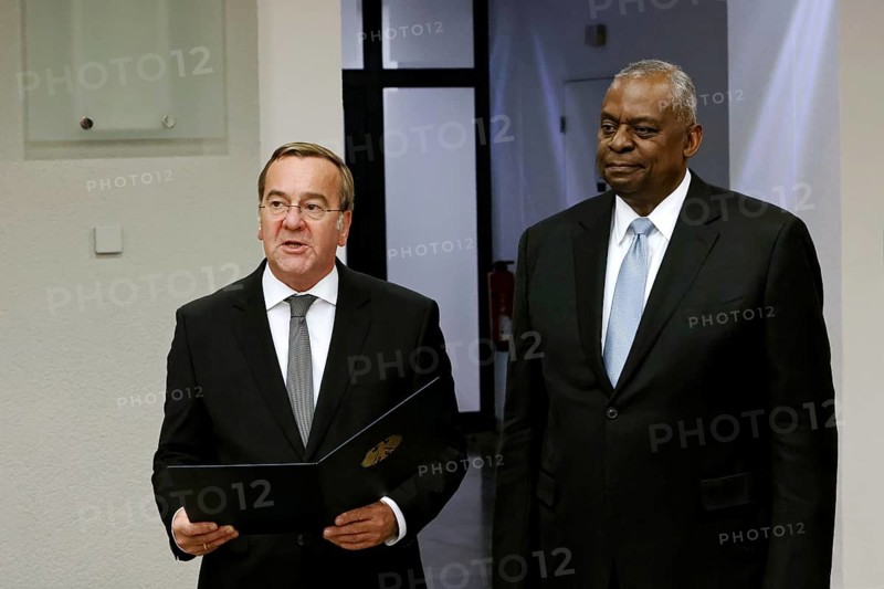 Federal Minister of Defence Boris Pistorius with Lloyd James Austin III Former United States Secretary of Defence 2021 to 2025 - Award of the Order of Merit of the Federal Republic of Germany to Lloyd James Austin III in recognition of his personal commitment to strengthening German-American friendship and bilateral defence and military policy cooperation at the Federal Ministry of Defence, Berlin, 01.10.25
