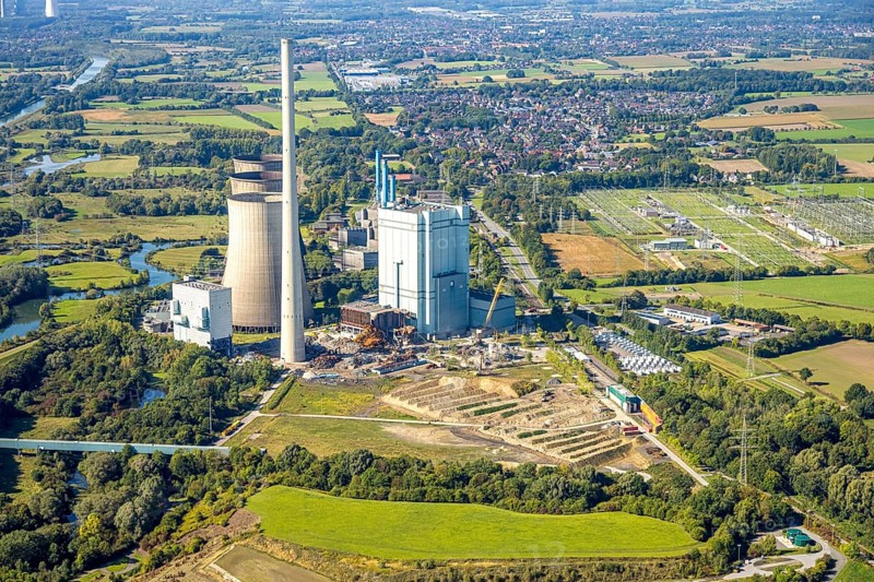 Aerial view, RWE Generation SE Gersteinwerk power plant, demolition work, Bockum-Hövel, Hamm, Ruhr area, North Rhine-Westphalia, Germany, construction work, construction area, construction site, building site, construction measure, construction site, DE, power plant, Europe, power plant, aerial photograph, aerial photography, aerial photography, chimney, tower, overview, bird's-eye view, bird's-eye view, overview