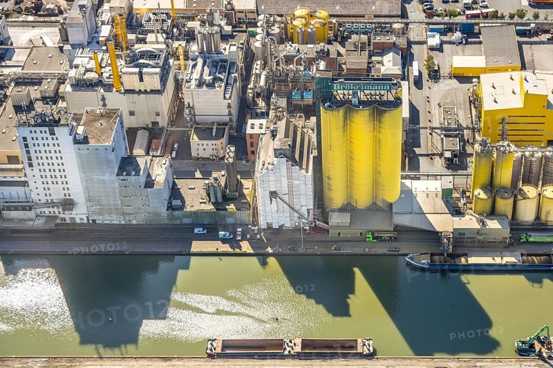 Aerial view, harbour area, Brökelmann und Co. oil mill in the harbour at the Datteln-Hamm canal, Bockum-Hövel, Hamm, Ruhr area, North Rhine-Westphalia, Germany, DE, Europe, commercial enterprise, commercial area, commercial area, commercial property, commercial site, commercial use, harbour, harbour area, industrial area, industrial site, aerial view, aerial photography, aerial photography, overview, bird's-eye view, overview