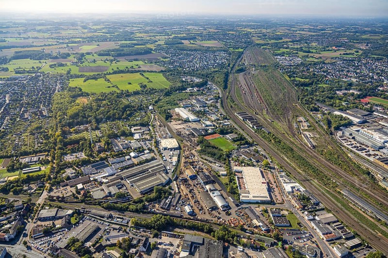 Aerial view, Hamm marshalling yard, Östingstraße industrial estate and Lohauserholz district, animal park, Hamm telecommunications tower transmitter, centre, Hamm, Ruhr area, North Rhine-Westphalia, Germany, DE, Europe, commercial enterprise, commercial area, commercial property, commercial site, commercial use, railway tracks, tracks, property tax, goods trains, real estate, industrial area, industrial site, aerial view, aerial photography, aerial photography, overview, bird's-eye view, residential area, housing and living, residential area, residential quality, residential neighbourhood, housing estate, residential district, birds-eyes view, overview