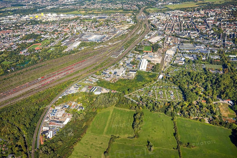 Aerial view, marshalling yard Hamm, industrial area Östingstraße, view to the harbour, railway station Hbf and to the city centre, KGV allotment garden association Bahn-Landwirtschaft Essen e.V. and zoo, transmitter Hamm telecommunication tower, district Pelkum, Hamm, Ruhr area, North Rhine-Westphalia, Germany, DE, Europe, commercial enterprise, commercial space, commercial area, commercial property, commercial site, commercial use, railway tracks, railway tracks, goods trains, industrial area, industrial site, aerial view, aerial photography, aerial photography, overview, bird's-eye view, birds-eyes view, overview