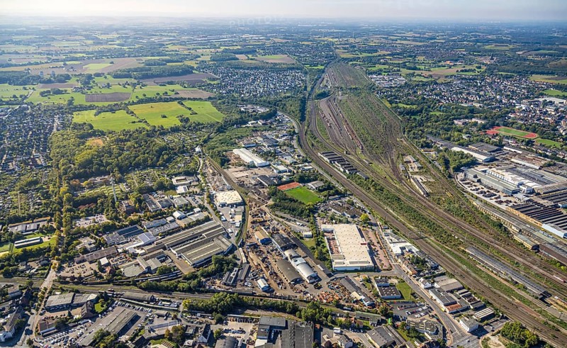 Aerial view, Hamm marshalling yard, Östingstraße industrial estate and Lohauserholz district, animal park, Hamm telecommunications tower transmitter, centre, Hamm, Ruhr area, North Rhine-Westphalia, Germany, DE, Europe, commercial enterprise, commercial area, commercial property, commercial site, commercial use, railway tracks, tracks, property tax, goods trains, real estate, industrial area, industrial site, aerial view, aerial photography, aerial photography, overview, bird's-eye view, residential area, housing and living, residential area, residential quality, residential neighbourhood, housing estate, residential district, birds-eyes view, overview