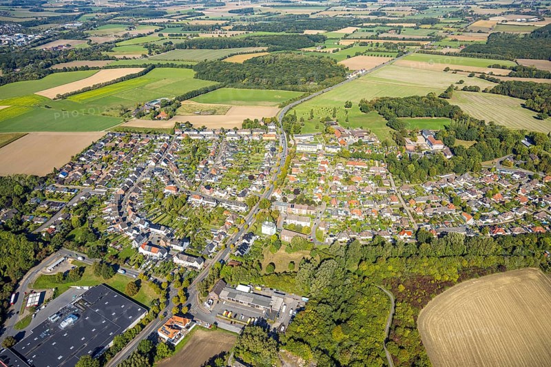 Aerial view, residential area, local view district Neue Kolonie, federal road B63, below Kaufland Hamm-Heessen, district Heessen, Hamm, Ruhr area, North Rhine-Westphalia, Germany, DE, Europe, property tax, real estate, aerial view, aerial photography, aerial photography, supermarket, overview, bird's eye view, residential area, living and living, residential area, quality of life, residential neighbourhood, housing estate, residential area, birds-eyes view, overview