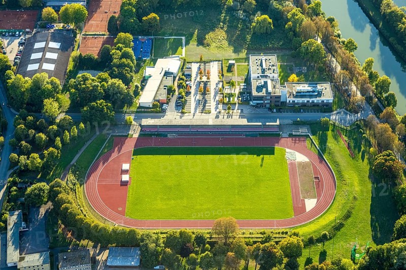 Aerial view, Jahnstadion football stadium, rehabilitation centre Bad Hamm, centre, Hamm, Ruhr area, North Rhine-Westphalia, Germany, DE, Europe, football, football field, football stadium, health care, aerial view, aerial photography, aerial photography, medical facility, medical assistance, nursing care, sport, sports facility, sports field, overview, bird's-eye view, overview, medical care