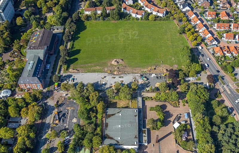 Aerial view, construction site and meadow at Freiherr-vom-Stein-Gymnasium, Uentrop, Hamm, Ruhr area, North Rhine-Westphalia, Germany, construction work, construction area, building site, building plots, construction measure, construction project, construction site, education, educational institution, DE, Europe, grammar school, teaching institute, aerial view, aerial photography, aerial photography, new building, school, overview, conversion, bird's eye view, Werner-Figgen-Weg, birds-eyes view, overview