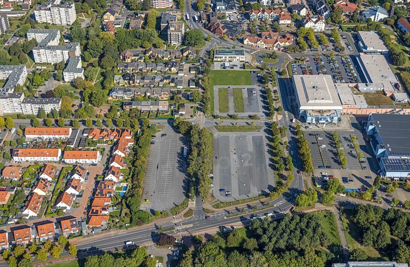 Aerial view, Ostwennemarstraße shopping centre, car parks, Uentrop, Hamm, Ruhr area, North Rhine-Westphalia, Germany, DE, shopping, shopping centre, shopping markets, shopping square, shopping centre, Europe, aerial view, aerial photography, aerial photography, local supply centre, shopping centre, supermarket, overview, bird's-eye view, overview