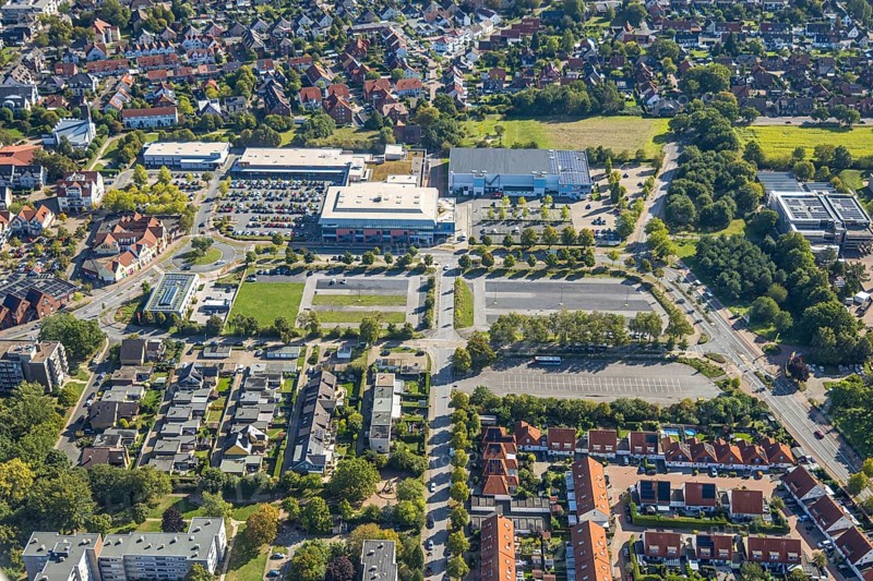 Aerial view, Ostwennemarstraße shopping centre, car parks, Uentrop, Hamm, Ruhr area, North Rhine-Westphalia, Germany, DE, shopping, shopping centre, shopping markets, shopping square, shopping centre, Europe, aerial view, aerial photography, aerial photography, local supply centre, shopping centre, supermarket, overview, bird's-eye view, overview
