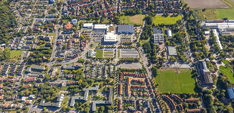 Aerial view, Freiherr-vom-Stein-Gymnasium Hamm with construction site and meadow area, entrance area Maximilianpark, Uentrop, Hamm, Ruhr area, North Rhine-Westphalia, Germany, construction work, construction area, construction site, building plots, construction project, construction site, education, educational institution, DE, Europe, grammar school, teaching institute, aerial view, aerial photography, aerial photography, school, overview, reconstruction, bird's eye view, Werner-Figgen-Weg, birds-eyes view, overview