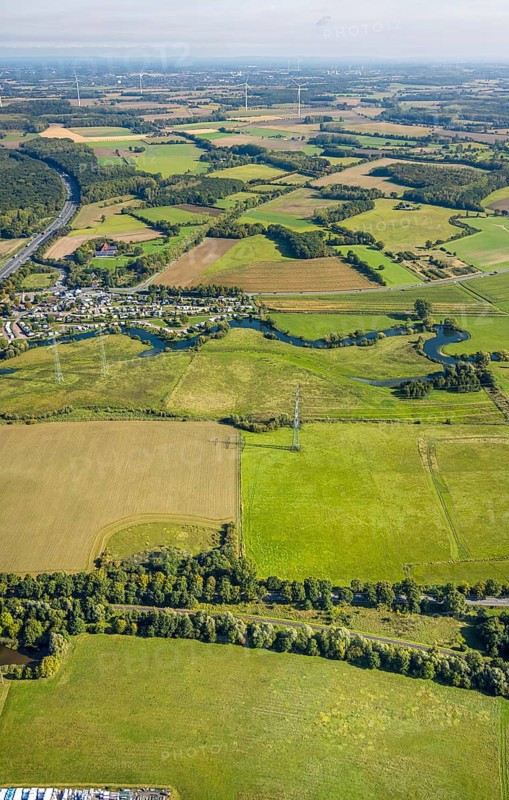 Aerial view, river Lippe river meander meadow landscape Schmehauser Mersch, motorway A2, meadows and fields, Autohof Lippetal and campsite Uentrop Helbach - Lippetal, Uentrop, Hamm, Ruhr area, North Rhine-Westphalia, Germany, agriculture, camping, camping site, campsite, DE, Europe, agricultural fields, aerial view, aerial photography, aerial photography, overview, bird's-eye view, meadows, birds-eyes view, overview