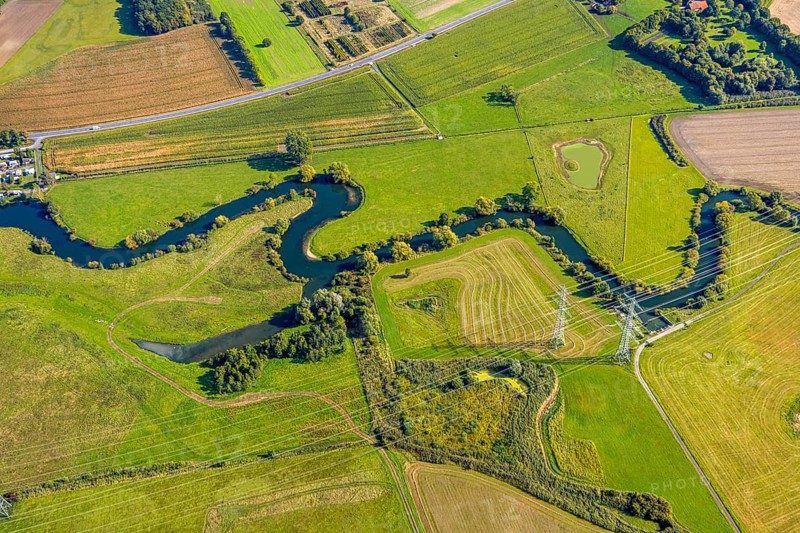 Aerial view, river Lippe river meander floodplain landscape Schmehauser Mersch, meadows and fields, Uentrop, Hamm, Ruhr area, North Rhine-Westphalia, Germany, agriculture, DE, Europe, agricultural fields, aerial view, aerial photography, aerial photography, overview, bird's-eye view, meadows, birds-eyes view, overview