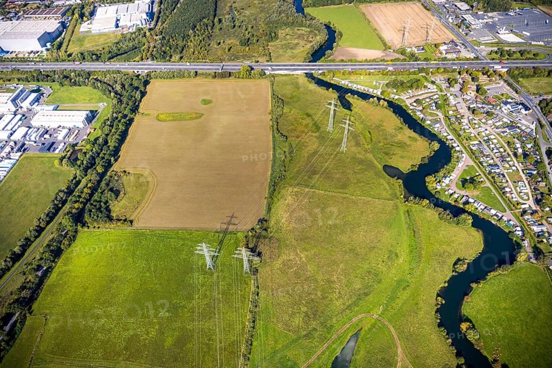 Aerial view, river Lippe river meander meadow landscape Schmehauser Mersch, motorway A2, meadows and fields and overhead power lines, Uentrop, Hamm, Ruhr area, North Rhine-Westphalia, Germany, agriculture, DE, Europe, agricultural fields, aerial view, aerial photography, aerial photography, overview, bird's-eye view, meadows, birds-eyes view, overview