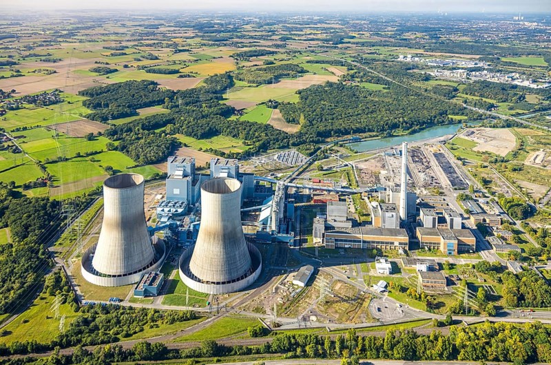 Aerial view, RWE power plant Westfalen, meadows and agricultural fields, distant view, Eilmsen, Welver, Ruhr area, North Rhine-Westphalia, Germany, DE, Europe, Hamm, power plant, cooling towers, aerial view, aerial photography, aerial photography, overview, bird's-eye view, overview