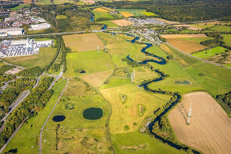 Aerial view, river Lippe river meander meadow landscape Schmehauser Mersch, meadows and fields, Funke Kunststoffe GmbH on the A2 motorway, planned A2 motorway junction Siegenbeckstraße, Uentrop, Hamm, Ruhr area, North Rhine-Westphalia, Germany, agriculture, DE, Europe, commercial enterprise, commercial area, commercial area, commercial property, commercial site, commercial use, industrial area, industrial site, agricultural fields, aerial view, aerial photography, aerial photography, overview, bird's-eye view, meadows, birds-eyes view, overview