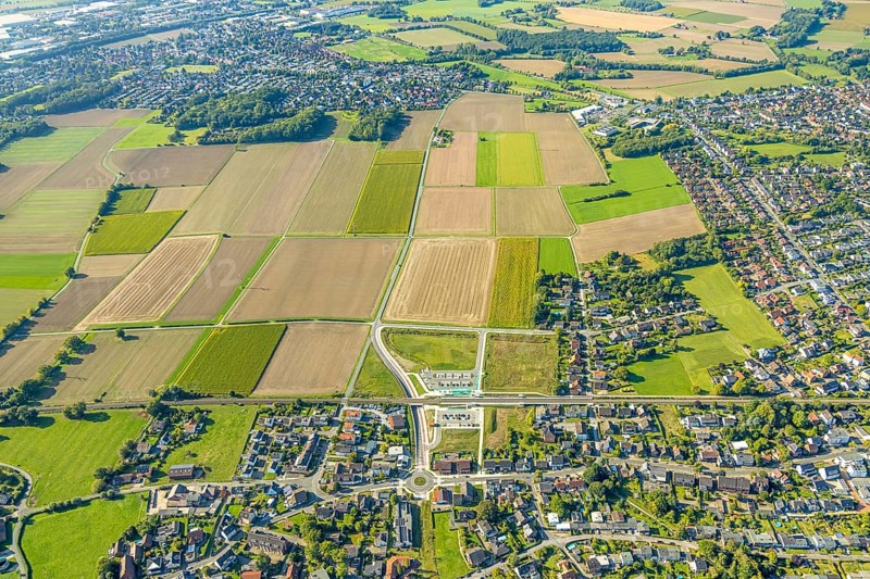 Aerial view, planned stop in Westtünnen, construction site at Südfeldweg and Von-Thünen-Straße for the future railway stop, meadows and fields at Südfeldweg, Rhynern district, Hamm, Ruhr area, North Rhine-Westphalia, Germany, railway tracks, railway station, construction work, construction area, construction site, building plots, construction crane, construction project, construction project, construction site, DE, Deutsche Bahn AG, Europe, large construction site, aerial view, aerial photography, aerial photography, new construction, road tunnel, tunnel, overview, subway, bird's-eye view, overview