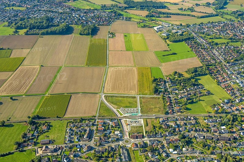 Aerial view, planned stop in Westtünnen, construction site at Südfeldweg and Von-Thünen-Straße for the future railway stop, meadows and fields at Südfeldweg, Rhynern district, Hamm, Ruhr area, North Rhine-Westphalia, Germany, railway tracks, railway station, construction work, construction area, construction site, building plots, construction crane, construction project, construction project, construction site, DE, Deutsche Bahn AG, Europe, large construction site, aerial view, aerial photography, aerial photography, new construction, road tunnel, tunnel, overview, subway, bird's-eye view, overview