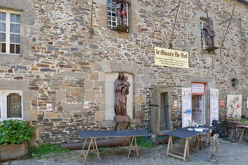 Museum Le Musee de Dol with statue of the Virgin Mary, Dol-de-Bretagne, Ille-et-Vilaine, Brittany, France