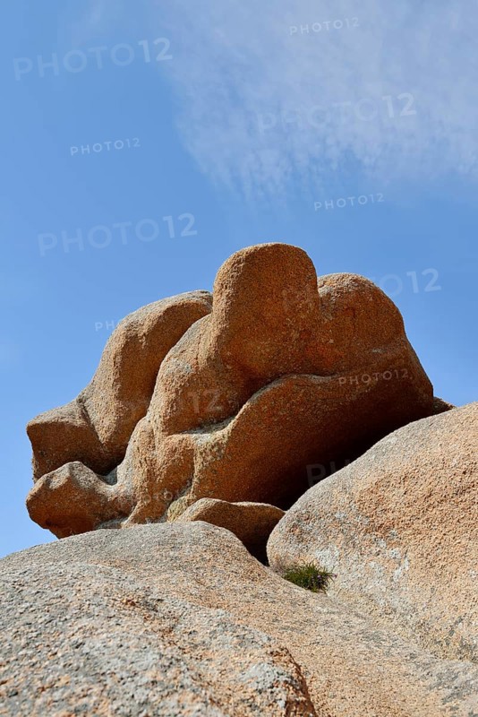 Granite rocks on the Cote de Granit Rose coast near Ploumanac'h, Cotes-d'Armor, Brittany, France