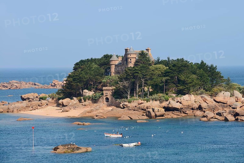 Rocky coast and Costaeres Castle, Ploumanac'h, Cote de Granit Rose, Cotes-d'Armor, Brittany, France