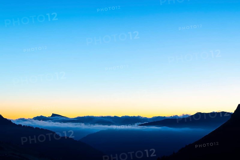 View from Furkajoch to Hoher Ifen, mountain range above sea of fog, dawn, dawn, autumn, Vorarlberg, Austria