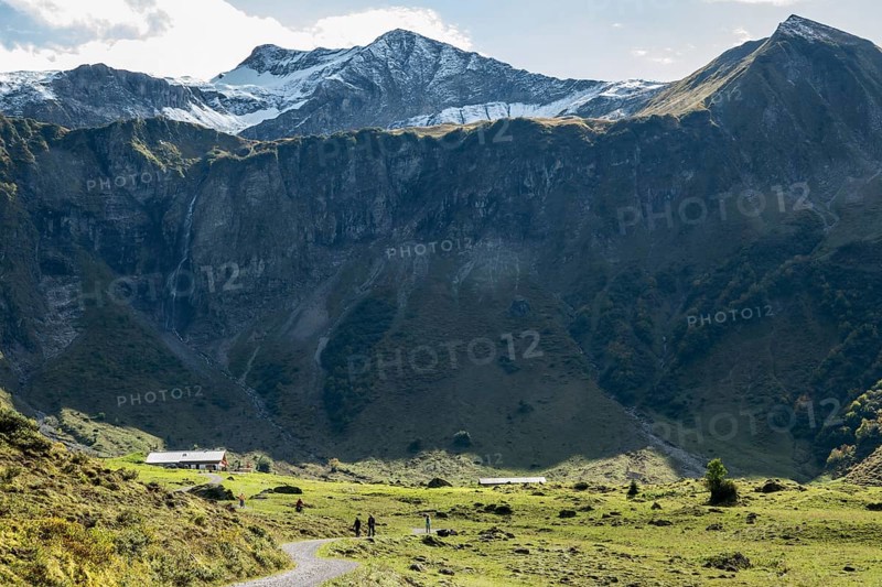 Oytal valley head, behind Käser Alpe and Berg Rauheck, Oytal, near Oberstdorf, Oberallgäu, Allgäu, Bavaria, Germany