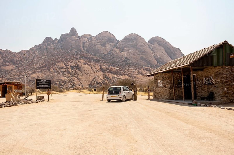 Entrance to the Spitzkoppe Community Campsite, Namibia - 1 Setembro, 2025: with a scenic view of the iconic granite peaks and surrounding arid landscape