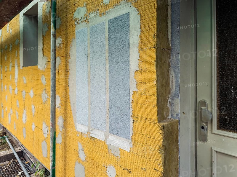 Insulation of a building with mineral fibre boards in Düsseldorf, Germany
