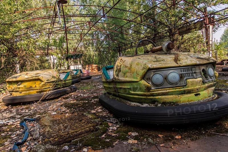 Chernobyl, Prypjat, funfair, bumper cars, boxing car, amusement park, Urbex, colourful